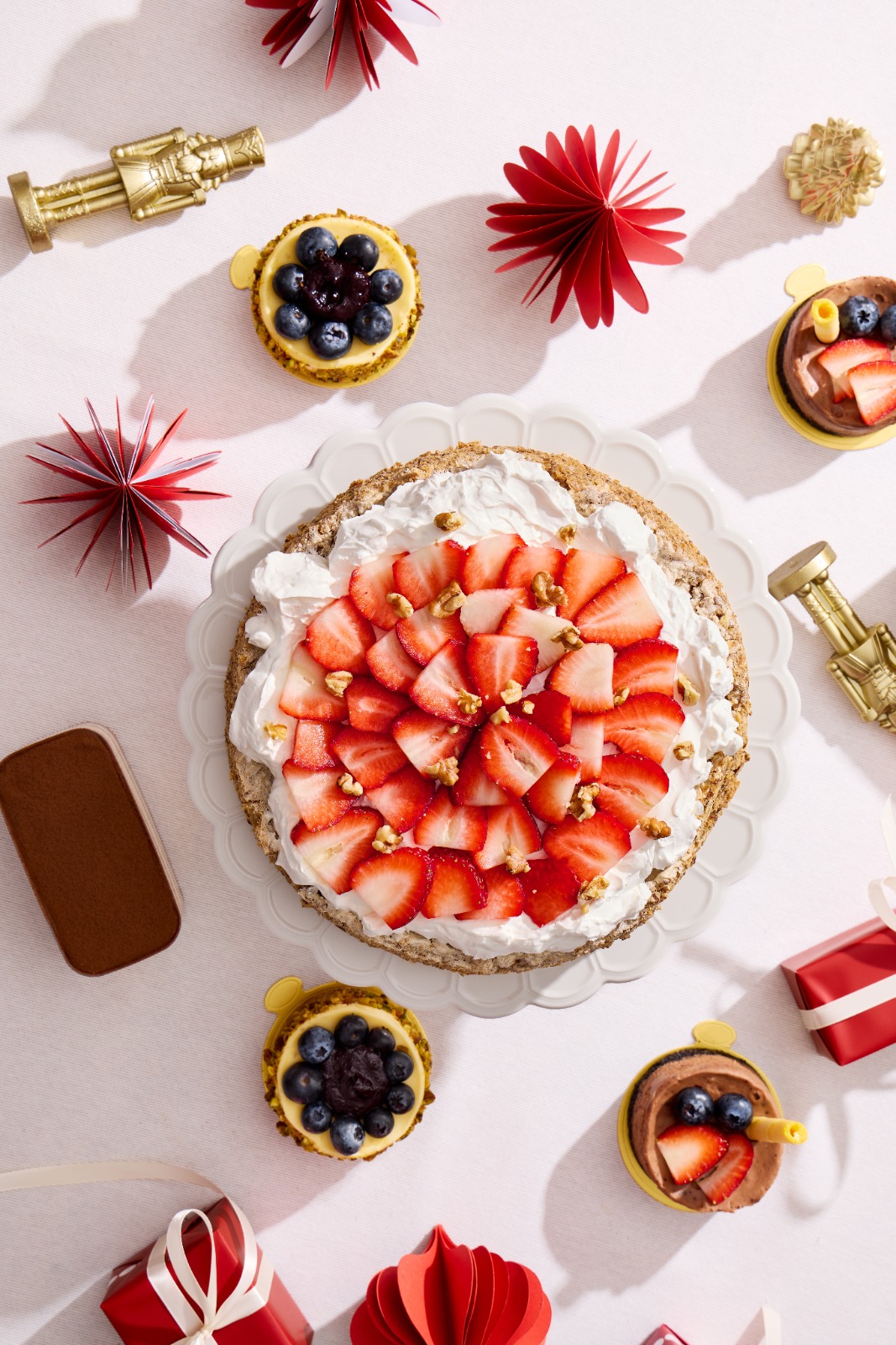 Pastel de fresas visto desde arriba